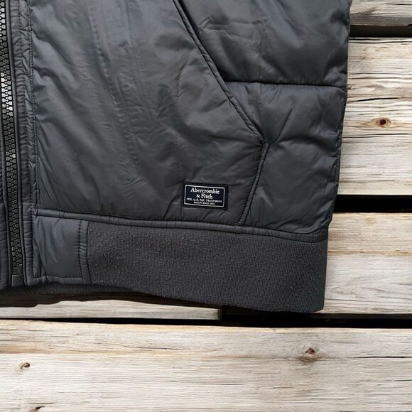 Abercrombie & Fitch Gray Puffer Jacket Men's Size S - Picture 3 of 6